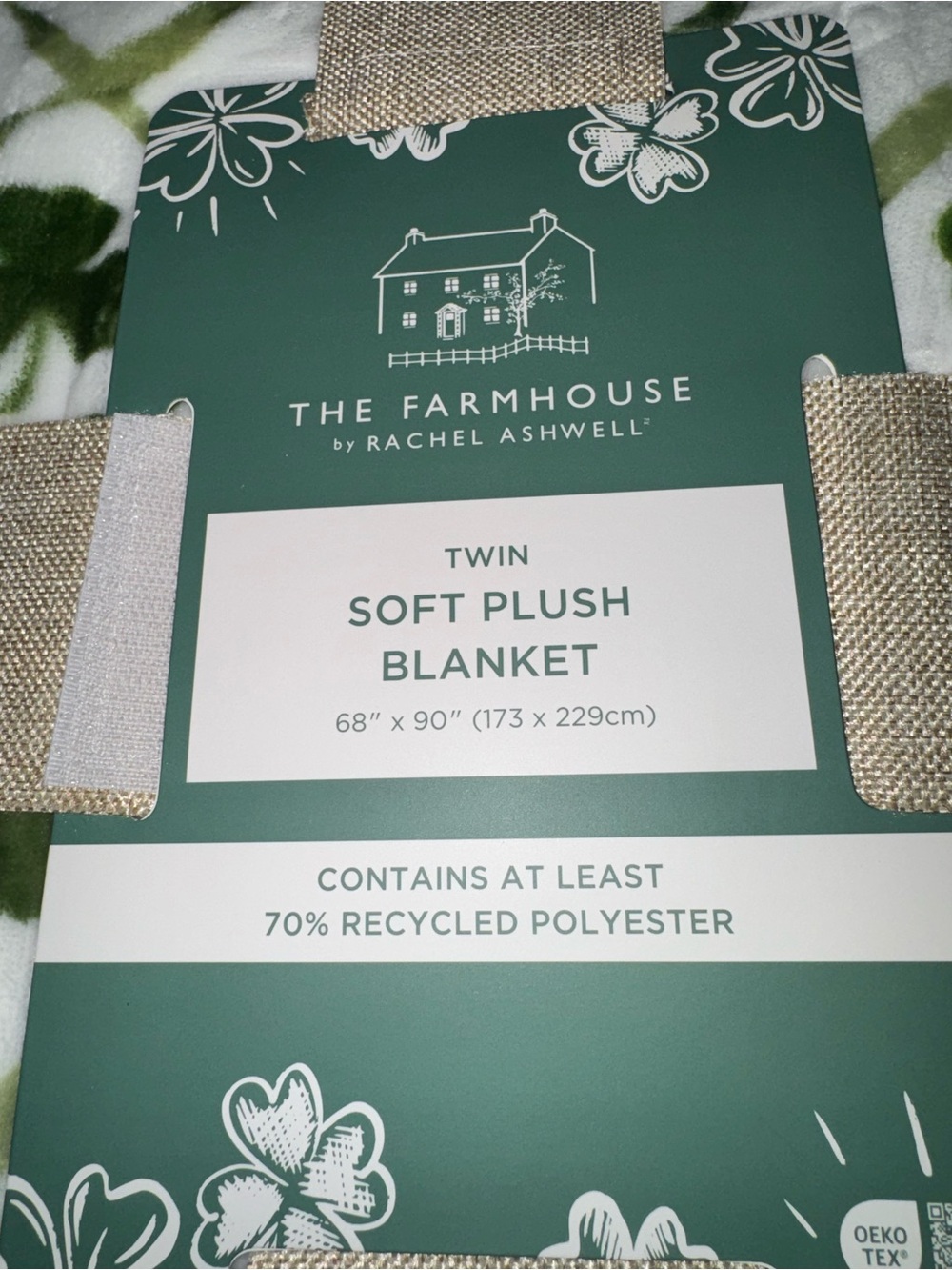 The Farmhouse by Rachel Ashwell Lucky Green Clovers & Bows Plush Blanket NEW - Picture 4 of 5